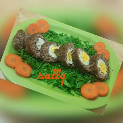  رول اللحمه المفرومة بالبيض 
