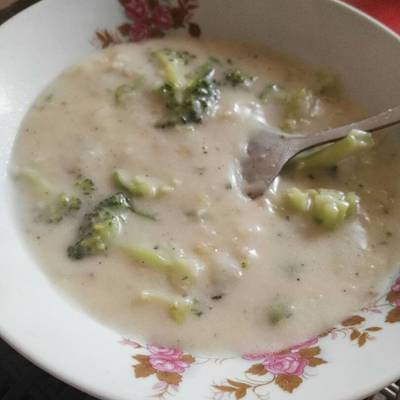  شوربة بروكلي 