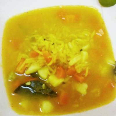  شوربة رز بالخضار للنباتيين 