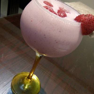  مشروب زبادي بالفراوله ساقع و لايت 