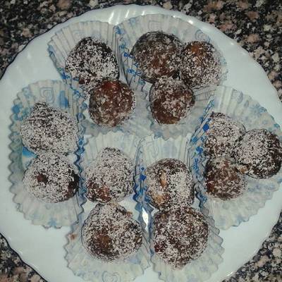  كرات التمر بالجوز الهند 