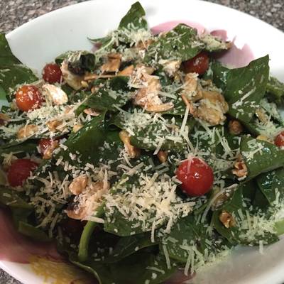  سلطة سبانخ بالمشروم وعين الجمل 