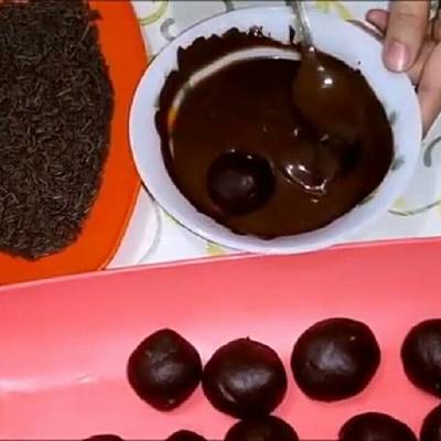  طريقة عمل كرات الشوكولاتة باسهل طريقة❤