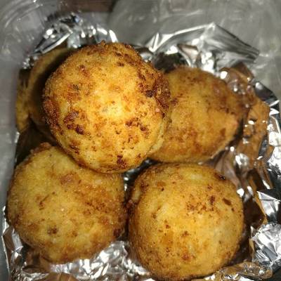  كرات الدجاج بالجبنه الموتزاريلا 