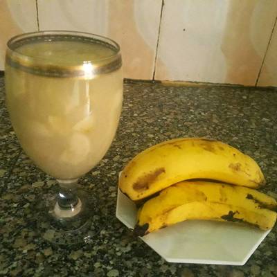  عصير الجوافه بالحليب والموز 