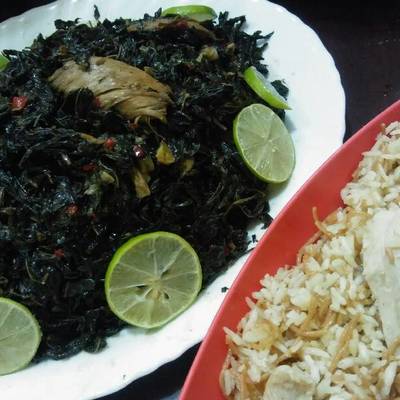  ملوخيّة ورز بالدّجاج 