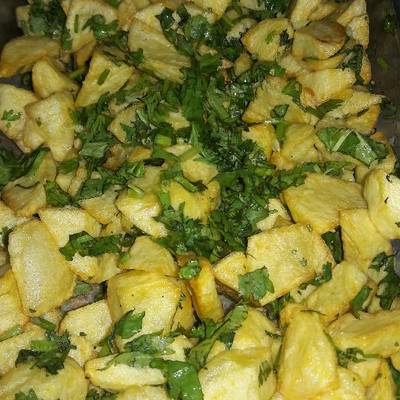  بطاطا بالكزبره والتوم 