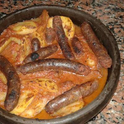  طاجن بطاطس بالسجق 