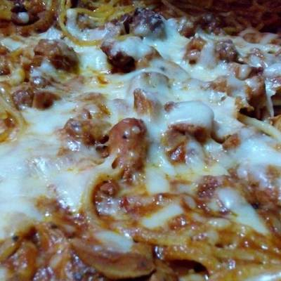  سباغيتي بالدجاج وجبن الموزريلا 