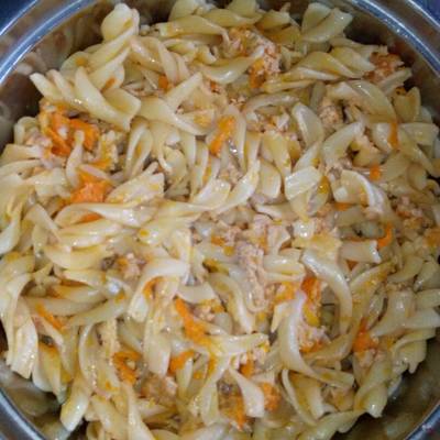  المكرونة بصلصة الدجاج 