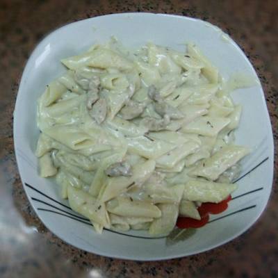  مكرونه بالدجاج والصوص الابيض 