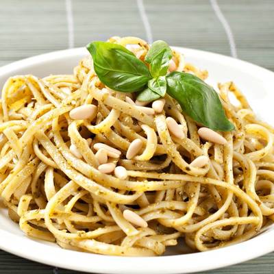  طريقة عمل مكرونة شعيرية باللحم و المكسرات 