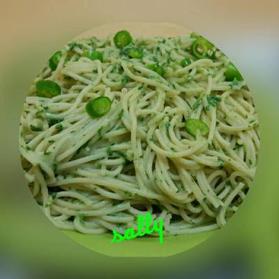  مكرونة بالثوم والبقدونس 