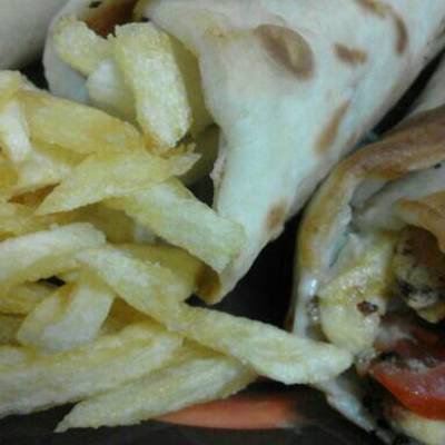  شاورما وبطاطس 