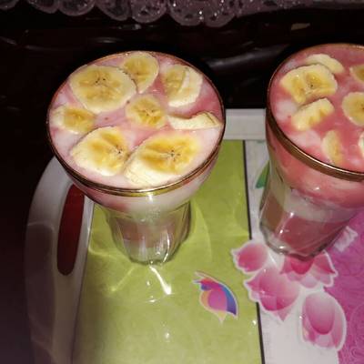  كوكتيل فراوله وجوافه وقطع موز 