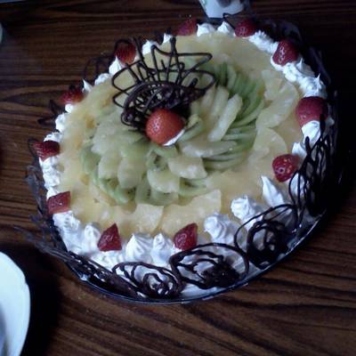  تورتة الاناناس و الكيوى 