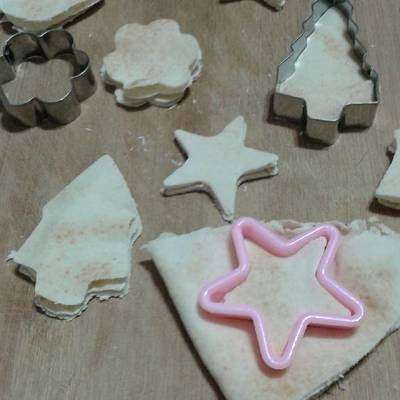  خبز مقلي بالاشكال لتزيين الاطباق والسلطة برمضان 