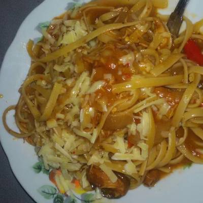  مكرونة شرائط بالصوص الحار 