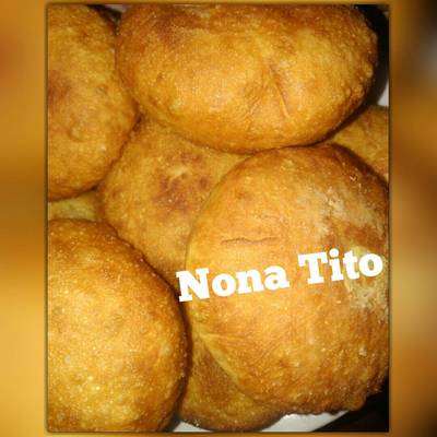  دى فطائر محشيه جبنه موتزاريلا مقليه فى الزيت 