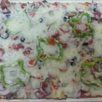  طريقة عمل بيتزا سوسيس و لحمة مفرومة 