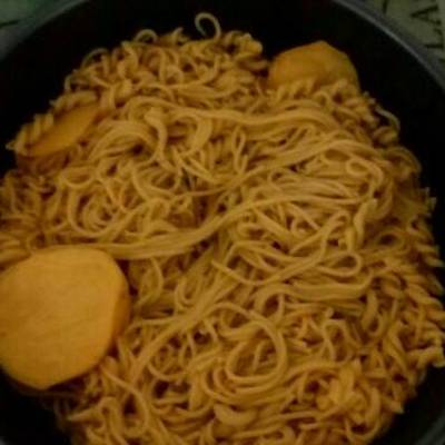  اسباكيتي اصفر 