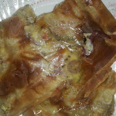  جلاش حادق بالبسطرمة وممكن نحط جبنة او سدق