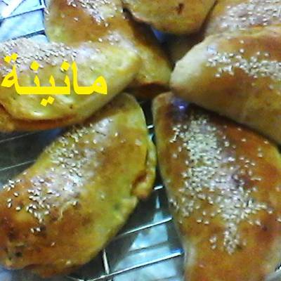  طريقة عمل خبيزات محشية بالنقانق 