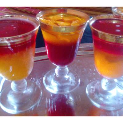  طريقة عمل طبفات الجيلى بقطع الفاكهة 