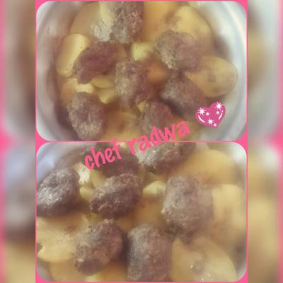  البطاطس والكفتة بدون صوص طماطم 