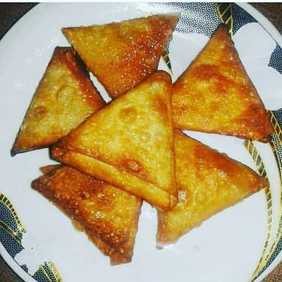  السمبوسك بحشو الجبن والزيتون 