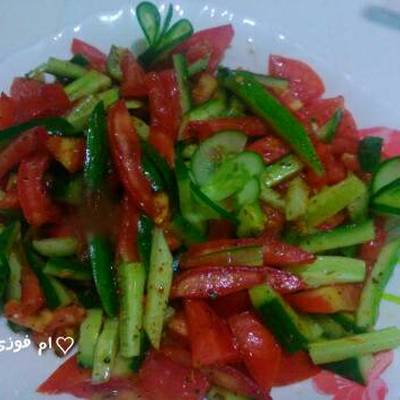  سلطة الخيار والبندورة 