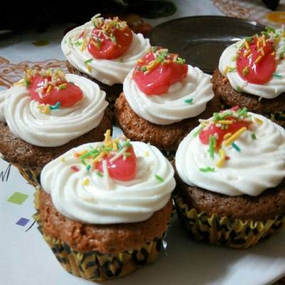  كب كيك بالفراولة