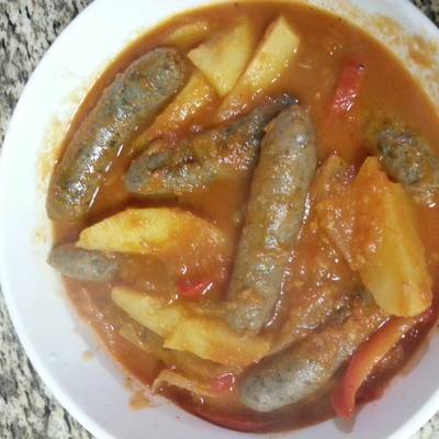  طريقة عمل طاجن سجق بالبطاطس 