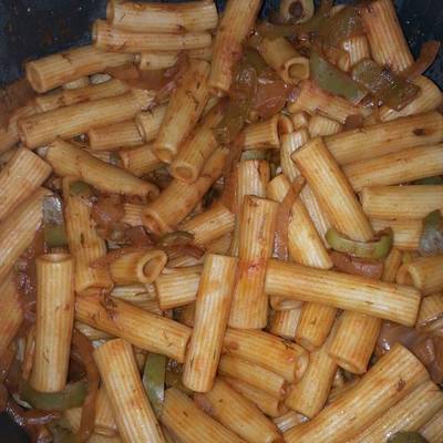  طريقة عمل مكرونة بالصلصة والشبت 