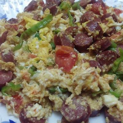  طريقة عمل أومليت البيض بالسوسيس 