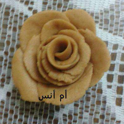  طريقة عمل عجينة البسكوت لعمل مجسمات لتزيين التورت 