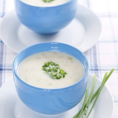  طريقة عمل شوربة بصل بالكريمة 