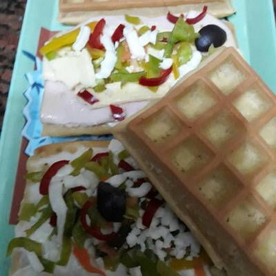  ووافلز بالروستو المدخن والشيدر 