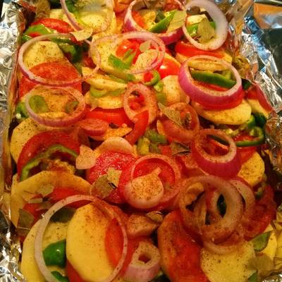  بطاطس بالخضار ف الفرن 