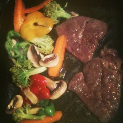  كبده مشوية وخضار مشكل 