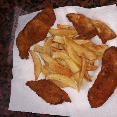  دجاج استربس وبطاطس محمرة 