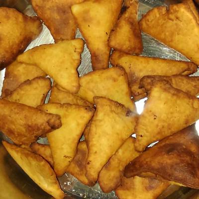  فطائر محمرة بالزيت 