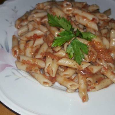  مكرونة بالصلصة 