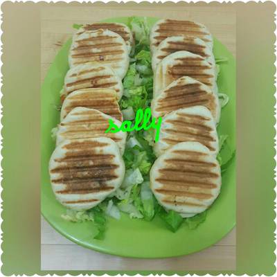  فطائر مشوية بحشوة كبدة الدجاج 