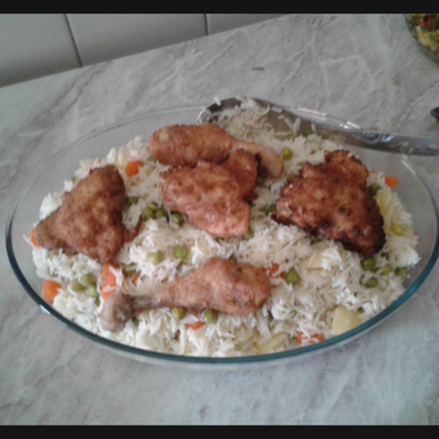  دجاج مقلي مع أرز بالخضار 