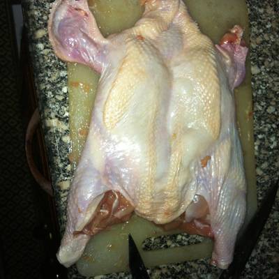  دجاج مخلي سليم ومحشي بالفريك واللحم المفروم والمكسرات 