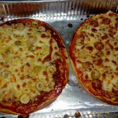  بيتزا سوسيس و بسطرمة 