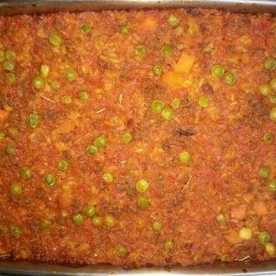  صينية لسان عصفور باللحم المفروم والخضار 