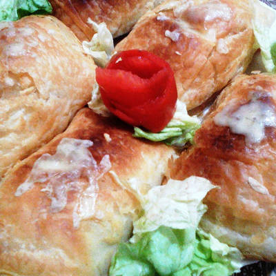  عجينة المسمن بحشوة الباتي والجبن 