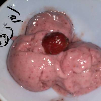  أيس كريم الفراولة 